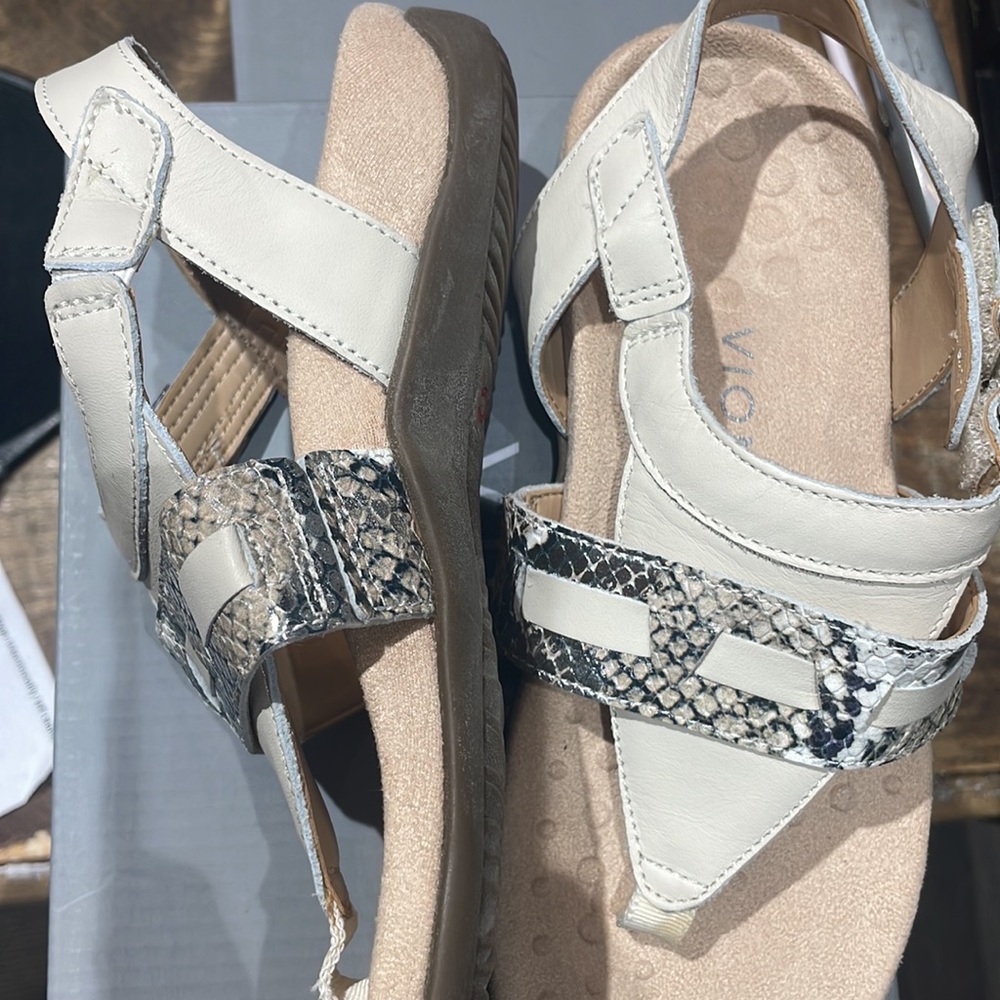 Vionic sandals - Picture 5 of 6